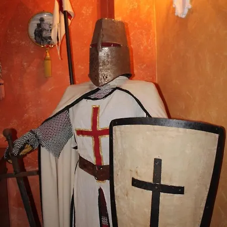 Il Castello Dei Templari Bed and breakfast