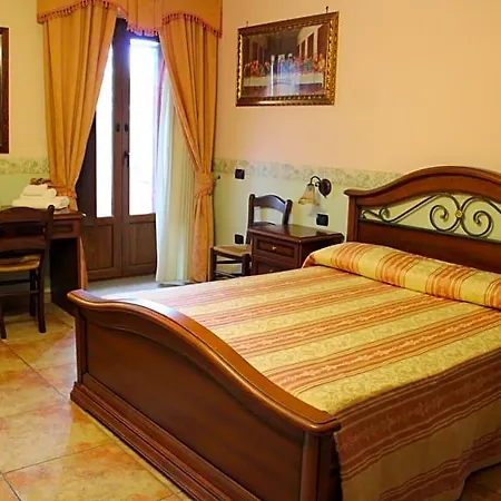 Il Castello Dei Templari 3* Pietrelcina